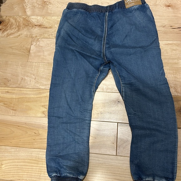 One teaspoon drop rise elastic waistband denim. Size small. - Picture 4 of 6